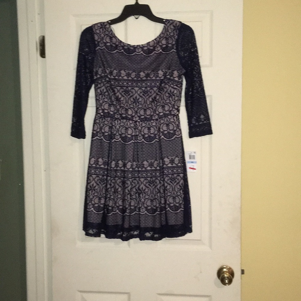 An(Navy/Blush) daytime dress